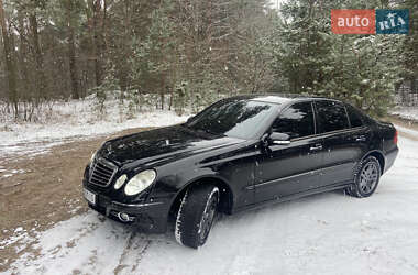 Седан Mercedes-Benz E-Class 2007 в Вараше