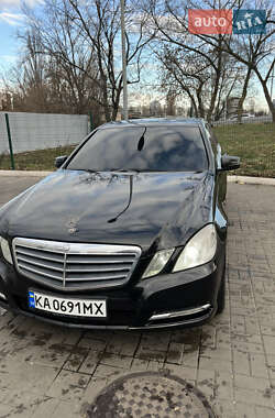 Седан Mercedes-Benz E-Class 2012 в Киеве