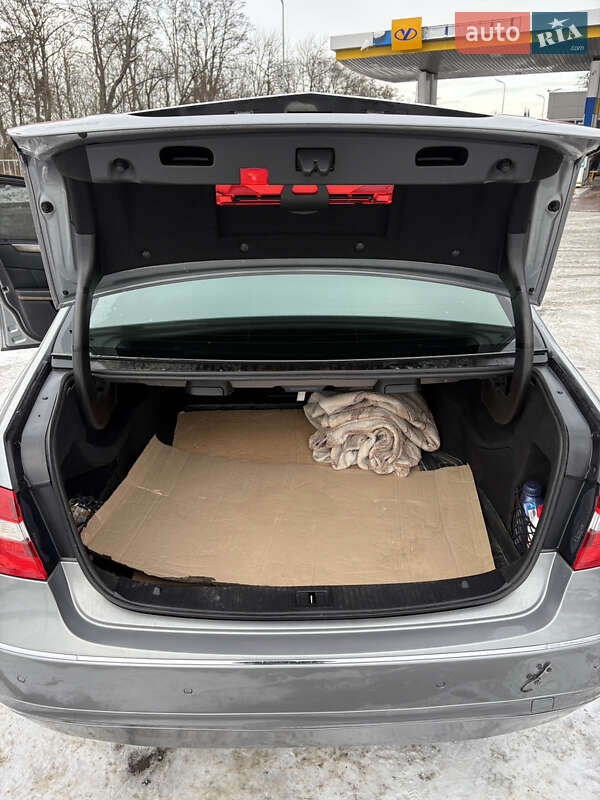 Седан Mercedes-Benz E-Class 2010 в Гайсине