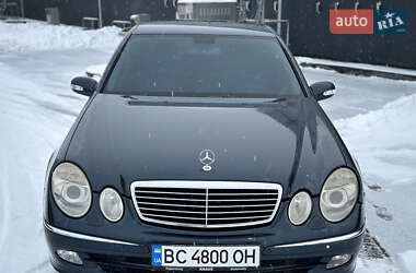 Седан Mercedes-Benz E-Class 2004 в Самборі