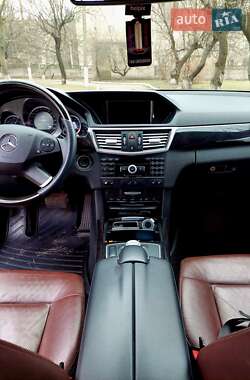 Седан Mercedes-Benz E-Class 2009 в 