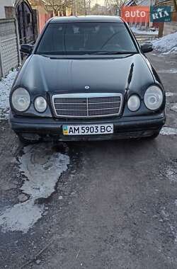 Седан Mercedes-Benz E-Class 2000 в Житомире