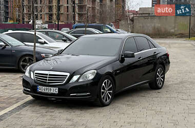 Седан Mercedes-Benz E-Class 2010 в Ужгороді