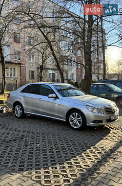 Седан Mercedes-Benz E-Class 2009 в Ивано-Франковске