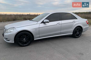 Седан Mercedes-Benz E-Class 2012 в Виннице