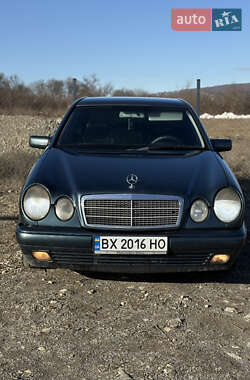 Седан Mercedes-Benz E-Class 1999 в Черновцах