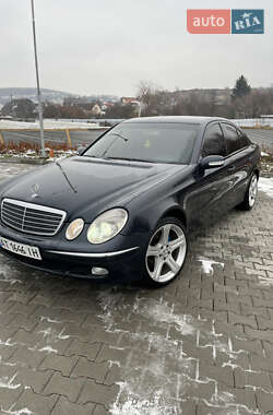 Седан Mercedes-Benz E-Class 2004 в Мукачевому