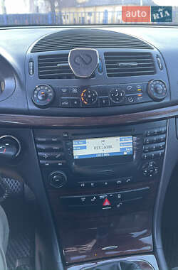 Седан Mercedes-Benz E-Class 2002 в Червонограді