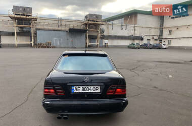 Седан Mercedes-Benz E-Class 2001 в Кривом Роге