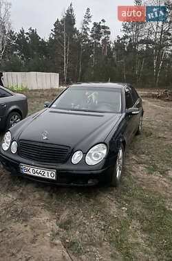 Седан Mercedes-Benz E-Class 2003 в Познані