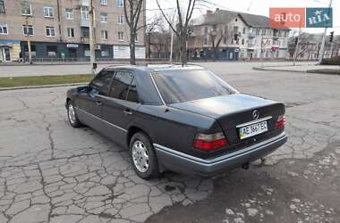 Седан Mercedes-Benz E-Class 1995 в 