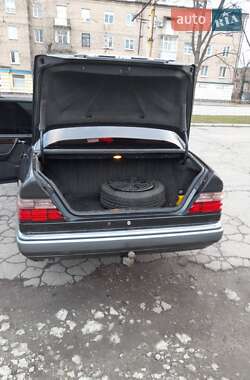 Седан Mercedes-Benz E-Class 1995 в 