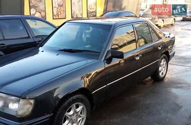 Седан Mercedes-Benz E-Class 1988 в 