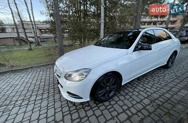 Седан Mercedes-Benz E-Class 2013 в Бориславе