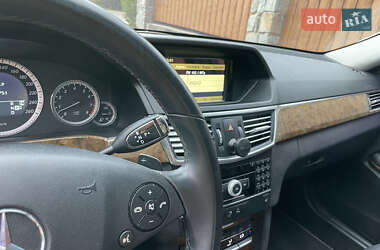 Седан Mercedes-Benz E-Class 2011 в 