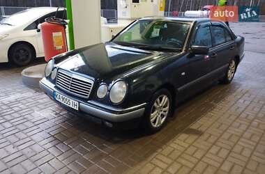 Седан Mercedes-Benz E-Class 1998 в Малині