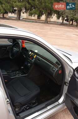 Седан Mercedes-Benz E-Class 2000 в 