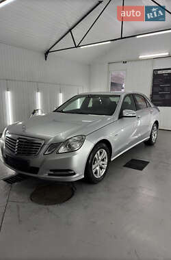 Седан Mercedes-Benz E-Class 2011 в Буске