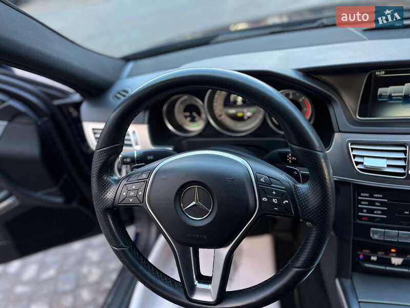Седан Mercedes-Benz E-Class 2015 в Самборі