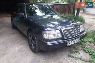 Седан Mercedes-Benz E-Class 1995 в Киеве