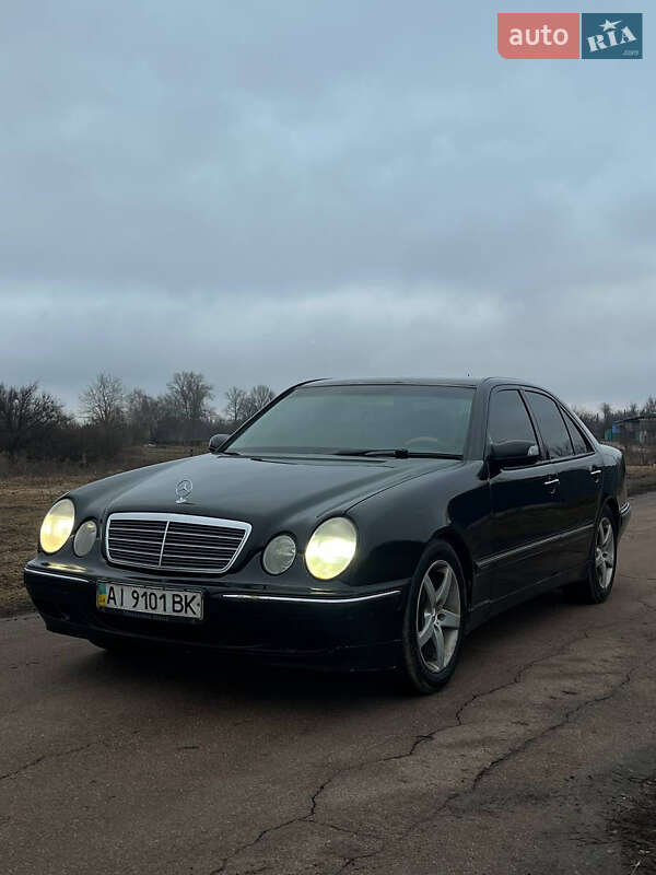 Седан Mercedes-Benz E-Class 2001 в Чернігові