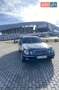 Седан Mercedes-Benz E-Class 2004 в Львові