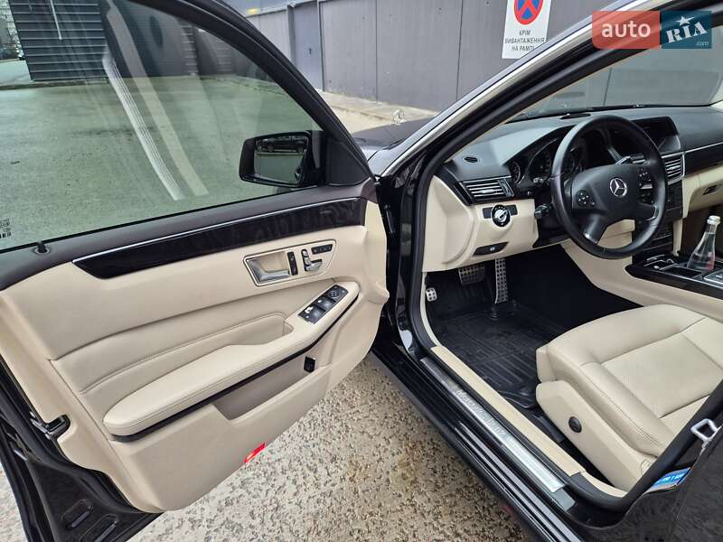 Седан Mercedes-Benz E-Class 2009 в Киеве