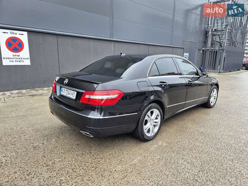 Седан Mercedes-Benz E-Class 2009 в Киеве