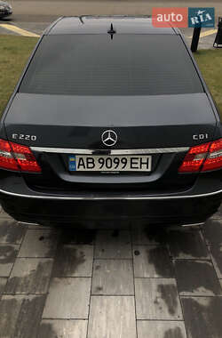 Седан Mercedes-Benz E-Class 2011 в 