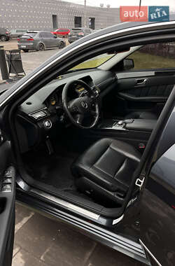 Седан Mercedes-Benz E-Class 2011 в 