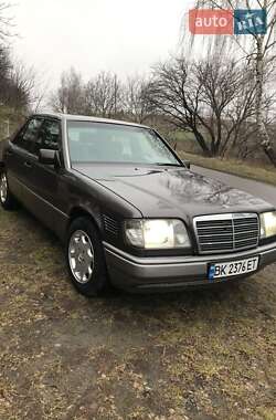 Седан Mercedes-Benz E-Class 1995 в Рівному