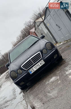 Седан Mercedes-Benz E-Class 2001 в Дніпрі