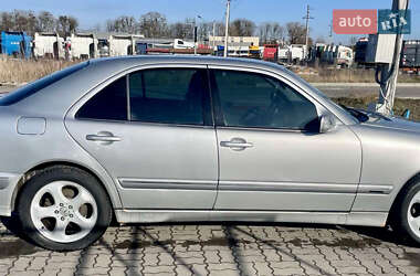 Седан Mercedes-Benz E-Class 2000 в 