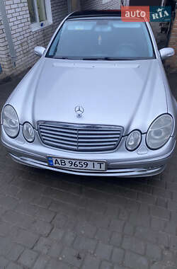 Седан Mercedes-Benz E-Class 2004 в Липовці