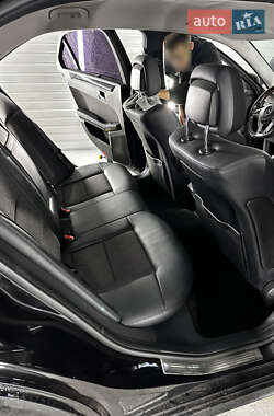 Седан Mercedes-Benz E-Class 2011 в 