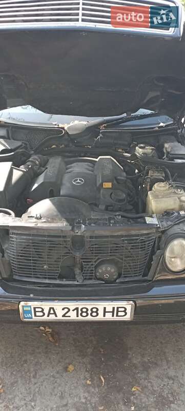 Седан Mercedes-Benz E-Class 1998 в Благовіщенську