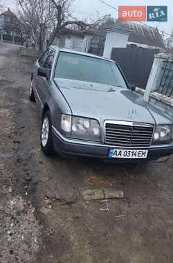 Седан Mercedes-Benz E-Class 1986 в Николаеве