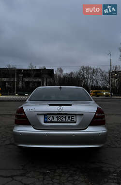 Седан Mercedes-Benz E-Class 2004 в Києві