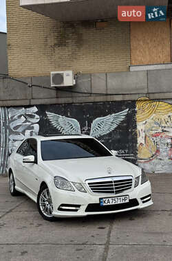 Седан Mercedes-Benz E-Class 2012 в Дніпрі