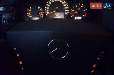Седан Mercedes-Benz E-Class 2000 в 