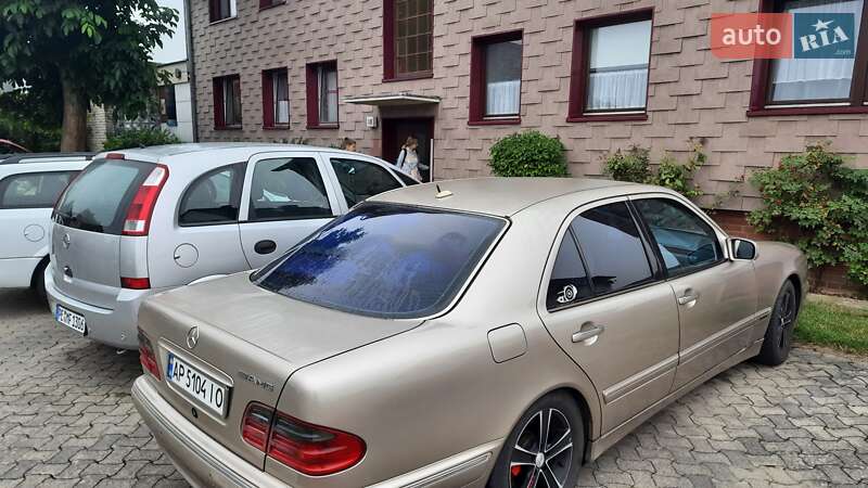 Седан Mercedes-Benz E-Class 2000 в Запоріжжі