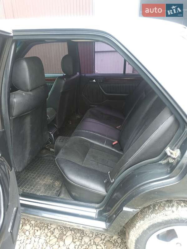 Седан Mercedes-Benz E-Class 1994 в Чернівцях