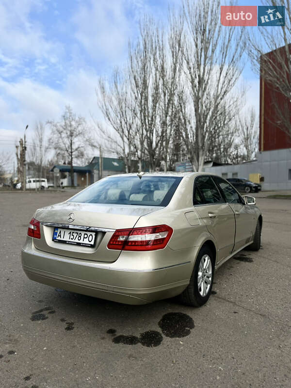 Седан Mercedes-Benz E-Class 2011 в Николаеве