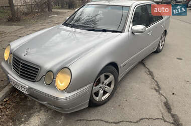 Седан Mercedes-Benz E-Class 2000 в Запорожье