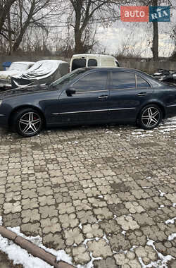 Седан Mercedes-Benz E-Class 2002 в Дядьковичах