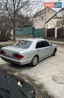 Седан Mercedes-Benz E-Class 1995 в Киеве