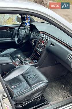 Седан Mercedes-Benz E-Class 1995 в Киеве