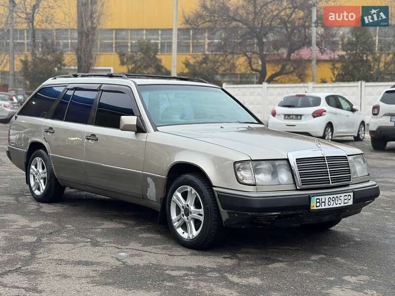 Универсал Mercedes-Benz E-Class 1989 в Одессе