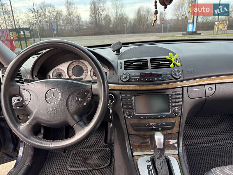 Седан Mercedes-Benz E-Class 2006 в Обухове