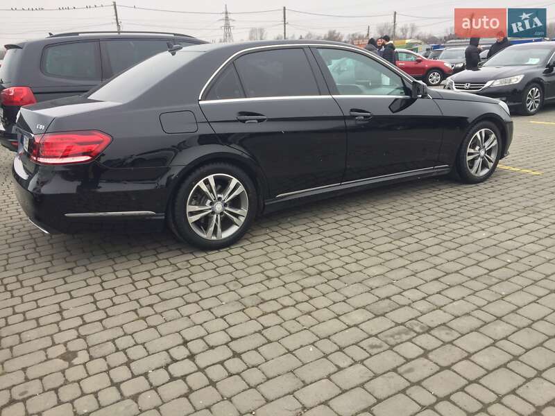 Седан Mercedes-Benz E-Class 2014 в Черновцах